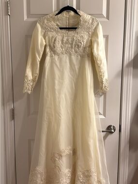 Ivory Long Lace Appliqué Gown Vintage Wedding Long Train